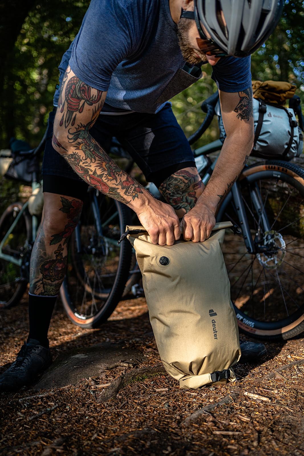deuter-cabezon-sb-16-borsa-da-sella-e-portapacchi-impermeabile-roll-top-per-bici image 7